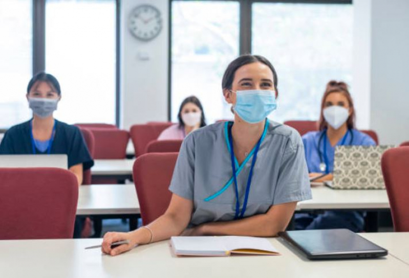 Preço de Curso Técnico Auxiliar de Enfermagem São Lucas - Curso de Auxiliar de Enfermagem do Trabalho