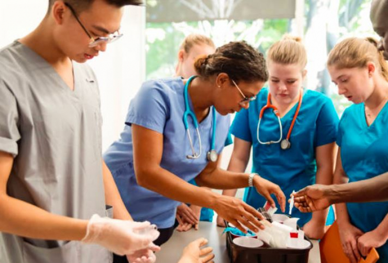 Valor de Curso Técnico de Enfermagem em Pediatria Tremembé - Curso de Técnico e Auxiliar de Enfermagem